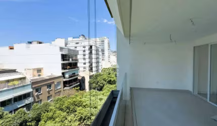 PRÉDIO NOVÍSSIMO! 4 QUARTOS SENDO 2 SUÍTE, 4 BANHEIROS AO TOTAL. 185M² COM 2 VAGAS DE GARAGEM!! FRONTAL.