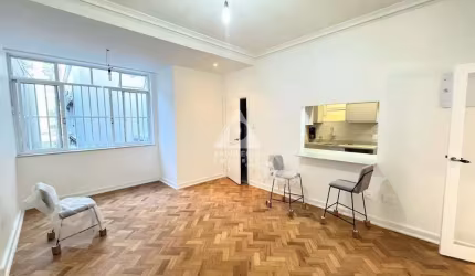 Apartamento Reformado de 3 Quartos no Leblon – 97m², Vaga na Escritura, a 2ª Quadra da Praia!