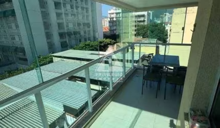Apartamento de 3 quartos, 1 suíte, com varanda fechada em vidro(blindex). Com Vaga e Infraestrutura.