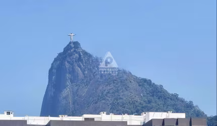 4 quartos sendo 1 suite, varanda, vista livre, vaga, 220 metros, portaria 24H