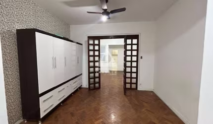 OPORTUNIDADE!!! SALETA QUARTO EM COPACABANA EM RUA TRANQUILA!!