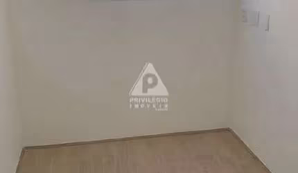 APARTAMENTO À VENDA DE 2 QUARTOS COM 01 VAGA!