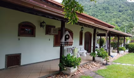 Casa à venda, 4 quartos, 2 vagas, Betel - Cachoeiras de Macacu/RJ