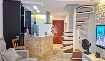 COBERTURA TRIPLEX, 2 QTOS, SUÍTE CANADENSE, LAVANDERIA, ÁREA INTERNA E EXTERNA