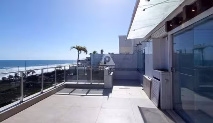 Salão em 3 amplos ambientes com sistema de iluminação, varanda, amplos quartos suites com varanda com vista para Pedra da Gávea - Praia da Barra