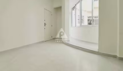 Reformado - Quarto e sala excelente prédio - Largo do Machado