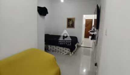 Conjugado no posto 6 - reformado e mobiliado