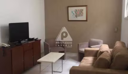 Flat em prédio clássico de Copacabana