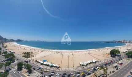 Cobertura duplex, 3 suítes, 1 vaga, piscina, vista mar.