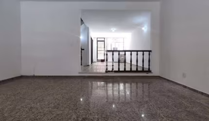 Excelente Casa de vila no Humaitá