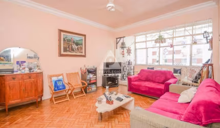 Espaçoso apartamento 3 quartos, suite e vaga de garagem no Posto 6