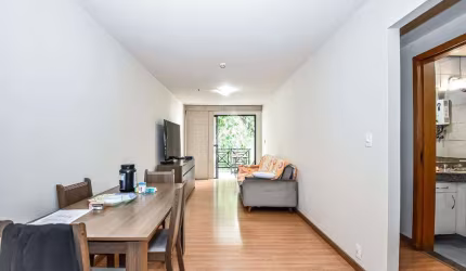 Flat 2 quartos com varanda e infraestrutura completa no Flamengo
