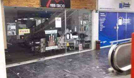 LOJA COMERCIAL EM EXCELENTE GALERIA PRÓXIMO A RUA BOLÍVAR! VAZIA!