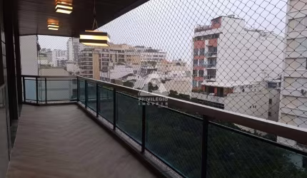 Flat com varanda em Ipanema