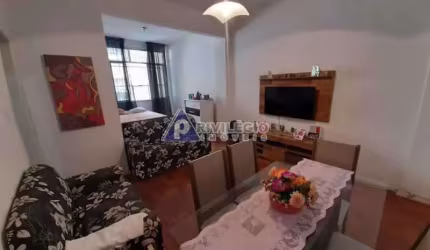 Apartamento de 2 quartos em Copacabana (Posto 5)