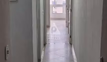 Apartamento com Sala, Quarto, Banheiro e Cozinha em Copacabana
