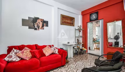 Excelente casa de vila no Catete