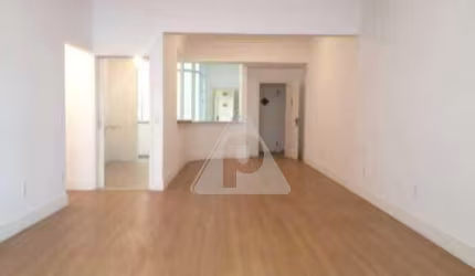 Salão, jardim de inverno, 3 quartos, 2 suítes, banheiro social, cozinha,