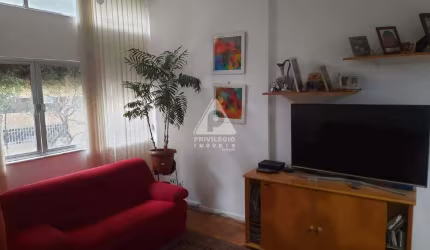 3 quartos numa das ruas mais bem localizadas de copacabana! Prédio com excelente infra-estrutura!!!