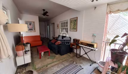 Apartamento à venda 2 quartos, suíte, vaga na escritura, localização cobiçada, Laranjeiras - RJ