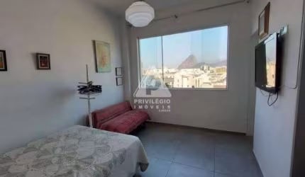 Apartamento Conjugado Reformado no Catete, Rio de Janeiro - RJ
