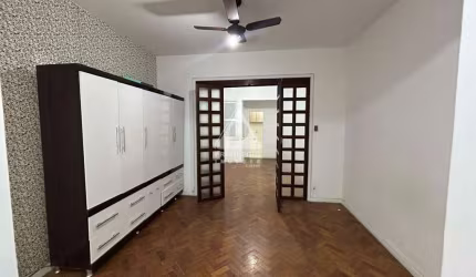 OPORTUNIDADE!!! SALETA QUARTO EM COPACABANA EM RUA TRANQUILA!!