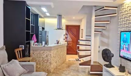 COBERTURA TRIPLEX, 2 QTOS, SUÍTE CANADENSE, LAVANDERIA, ÁREA INTERNA E EXTERNA