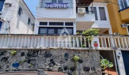 Privilégio Imóveis Vende com Exclusividade: Casa em localização privilegiada em Botafogo