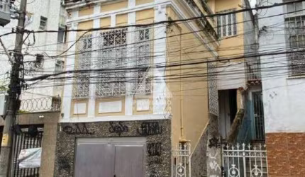 Casa 02 andares salas, 05 banheiros, 01 vaga garagem, Vista Quinta da Boa Vista