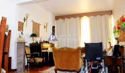 Em Botafogo! Excelente apartamento composto de 3 dormitórios com armários (sendo 1 suíte).