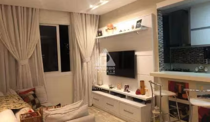 Privilegio Imóveis vende: Excelente apartamento de 1 quarto, 1vaga, todo decorado, vista livre, totalmente reformado.