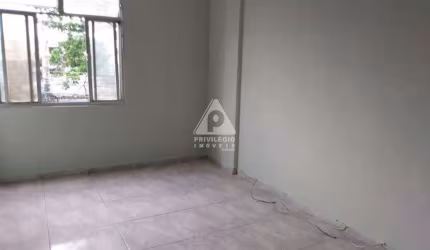 Apartamento a venda em Osvaldo Cruz. Sala Dois Quartos , Cozinha. Banheiro Social. Uma vaga na Convenção do Condomínio.