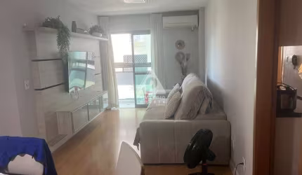 Apartamento a venda no Humaitá, 3 quartos sendo 1 suíte, varanda circular, dependência completa, 2 vagas escritura. Prédio com infraestrutura de lazer