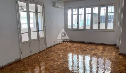 Apartamento à venda, 3 quartos, dependência completa, área externa, 143 m². no IPTU .Botafogo, RIO DE JANEIRO/RJ.