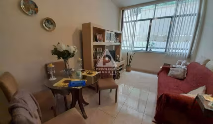 Apto de 2 quartos, duplex em área nobre de Laranjeiras.