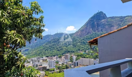 Casa Triplex à venda no Humaitá
