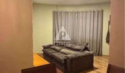Apartamento com 02 quartos a venda na Glória