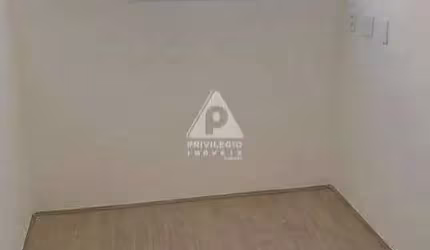 APARTAMENTO À VENDA DE 2 QUARTOS COM 01 VAGA!