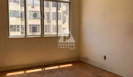 APARTAMENTO 2 QUARTOS NA PRAIA DO FLAMENGO