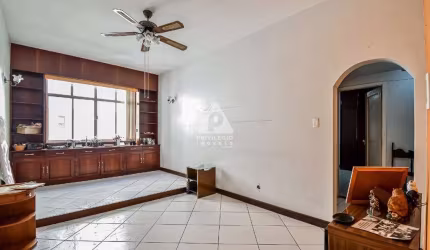 Em Botafogo! Ótimo apartamento de 3 quartos, todos com armários.
