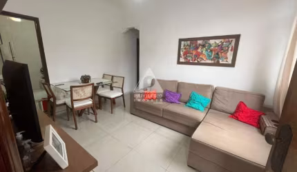 2 quartos, reformado, área de serviço, vista livre, rua sem saída