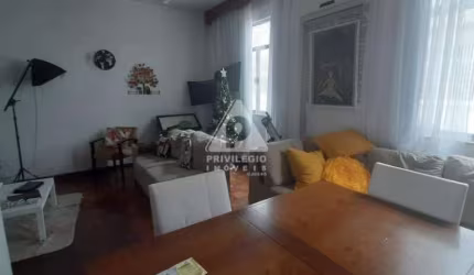 Casa de Vila com 2 vagas, excelente localização, Próximo de Tudo