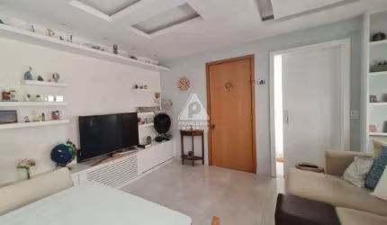 Tijuca! Apartamento, sala, varanda, 2 quartos (1 suite), infraestrutura, vaga, 64m²