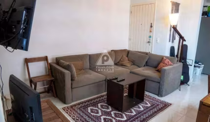 2 quartos sendo 2 suites, vaga, vista livre, reformado, andar alto