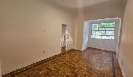 Apartamento de 2 quartos com dependencia pertinho do metrô!