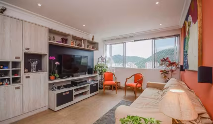 Humaitá! Magnífico apartamento, com vaga na escritura, composto de salão com 2 ambientes, original 3 quartos.