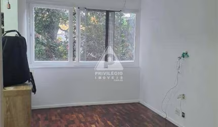 Apartamento à venda no Jardim Botânico, 2 quartos, dependência completa
