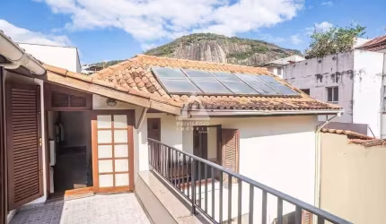 Casa à Venda com 340m², 6 quartos e 3 vagas.