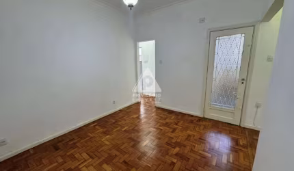 Humaitá! Apartamento 3 quartos e área externa.