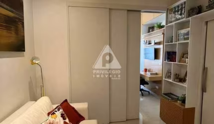 Apartamento Reformado com Vista para o Cristo Redentor – 1 Quarto | 37m²